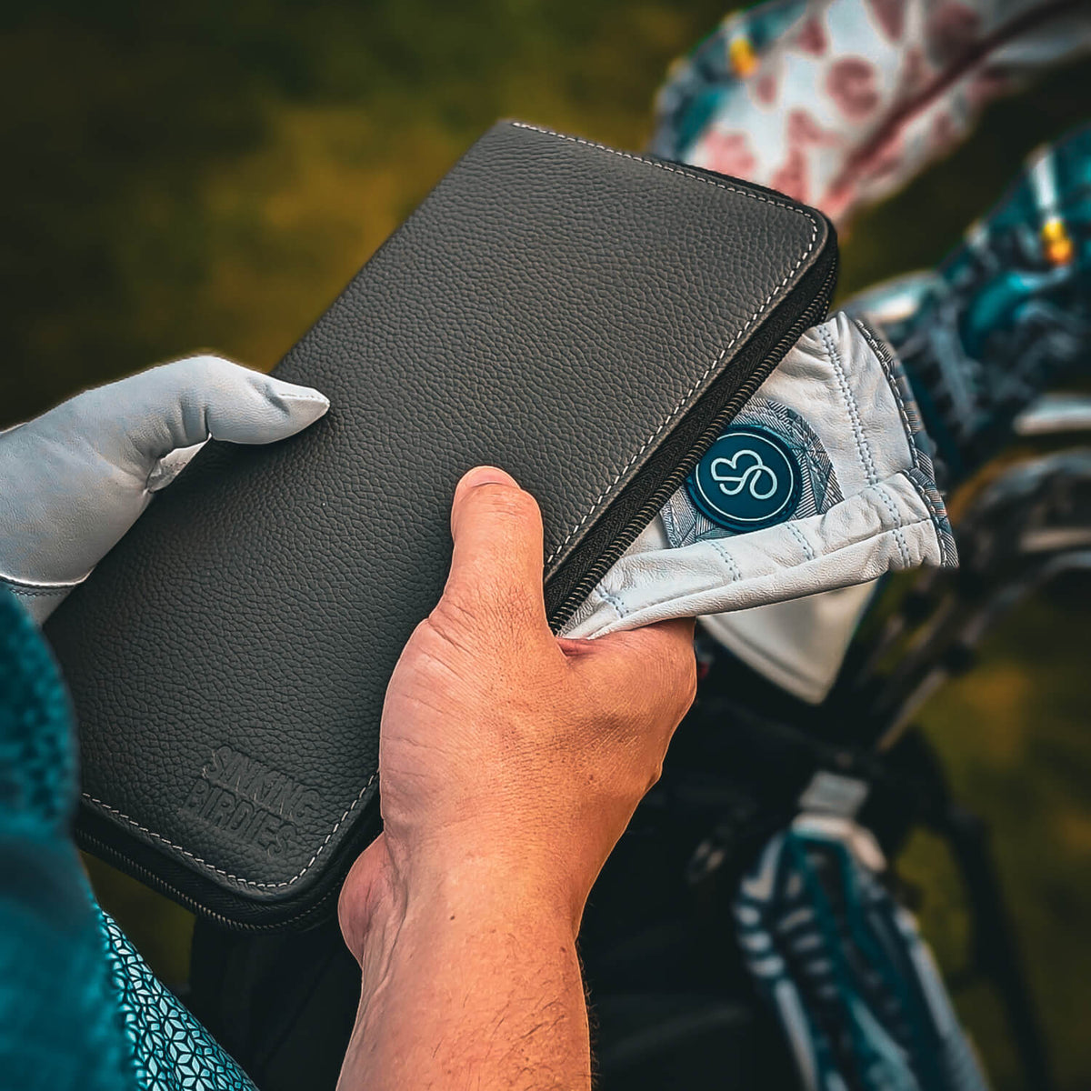 Leather Golf Glove Case – premium leather golf glove from Premium Golf Gifts