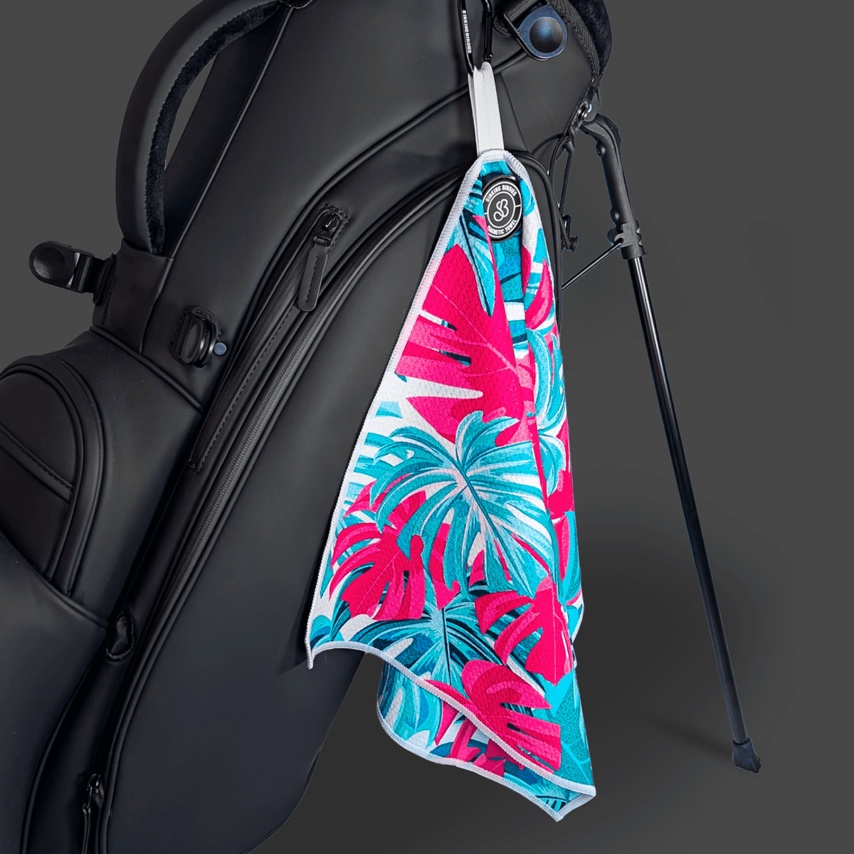 Palm Breeze Magnetic Golf Towel – magnetic golf towel from Premium Golf Gifts